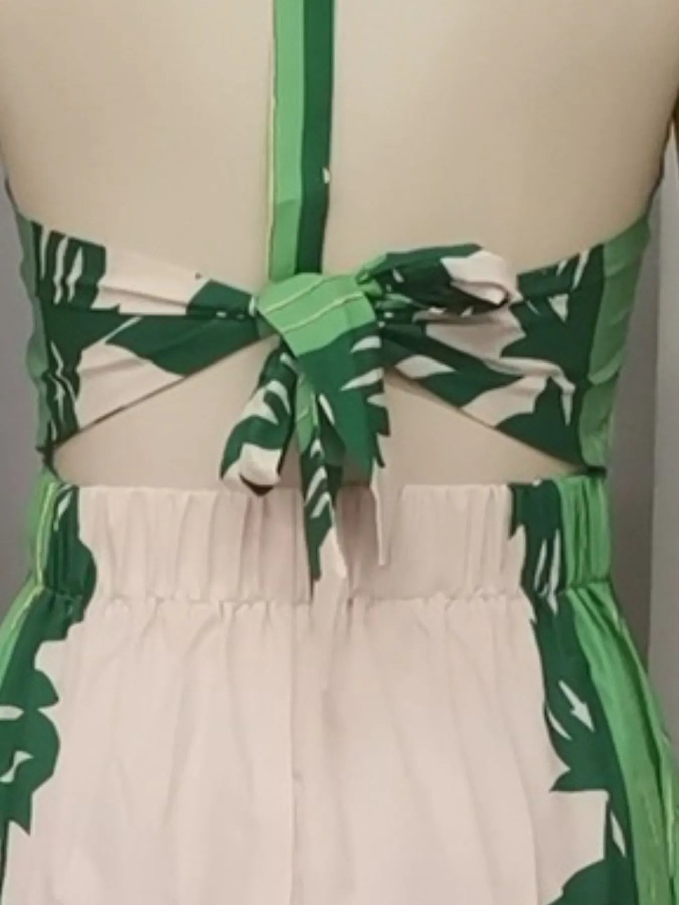 Green and off white  halter dress
1bd6920d-e0c6-4ca1-b203-4de12fd93519-Max-Origin